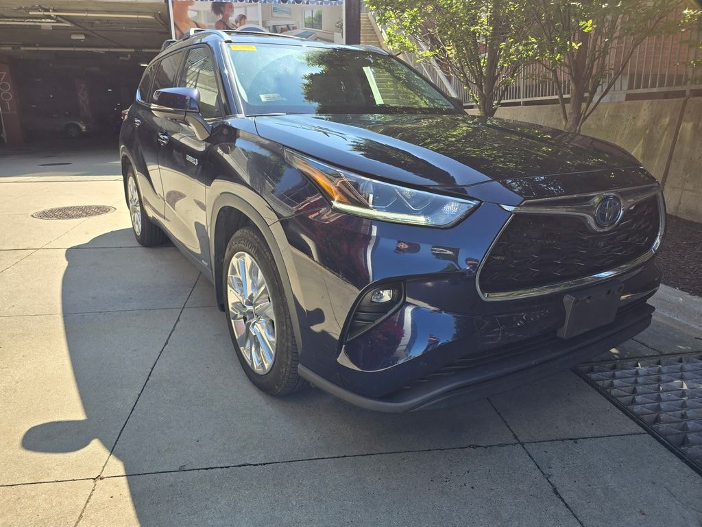 Used 2021 Toyota Highlander Hybrid Limited SUV