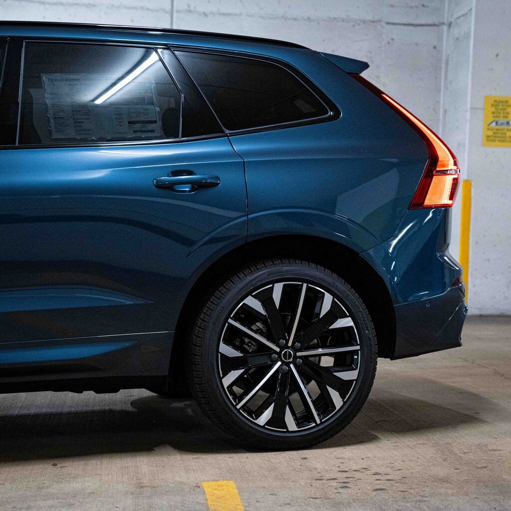 New 2026 Volvo XC60 B5 Ultra SUV