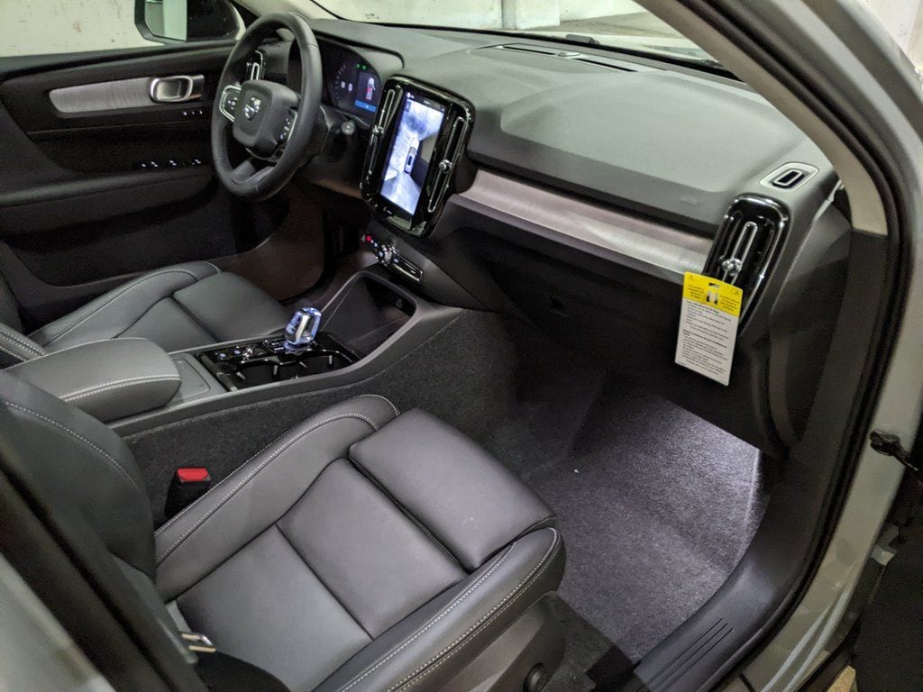 2026 Volvo XC40 Plus - Photo 21
