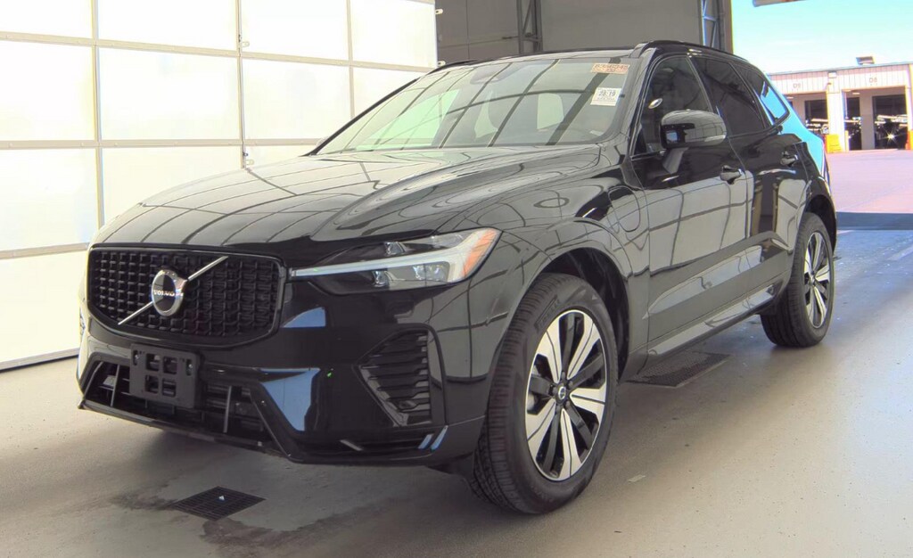 Used 2025 Volvo XC60 Plug-In Hybrid T8 Core SUV