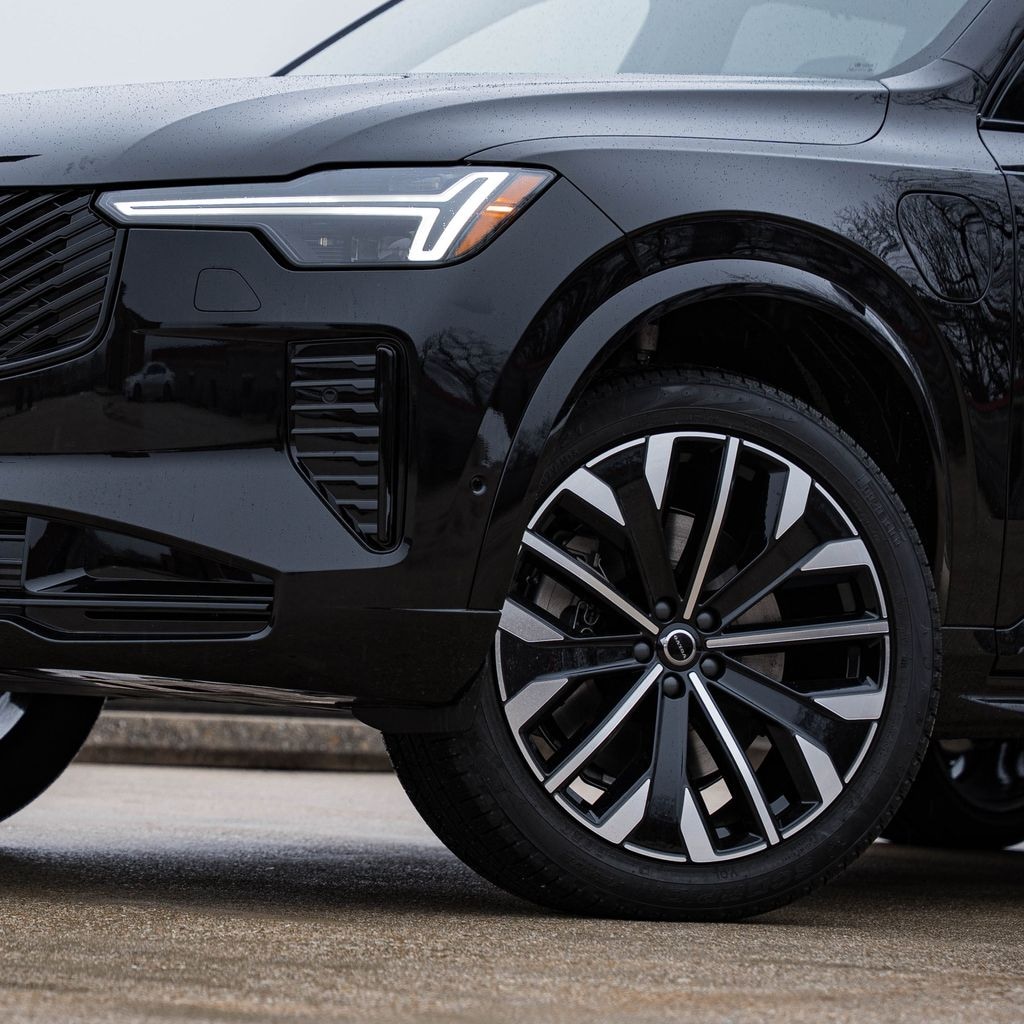 New 2026 Volvo XC90 plug-in hybrid T8 Ultra Dark Theme 7-Seater SUV