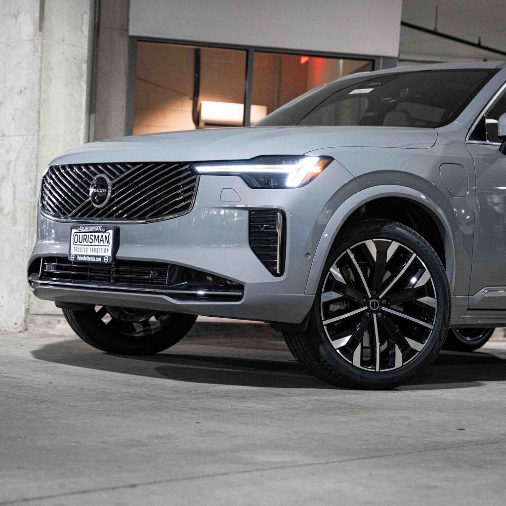 New 2026 Volvo XC90 plug-in hybrid T8 Plus 7-Seater SUV
