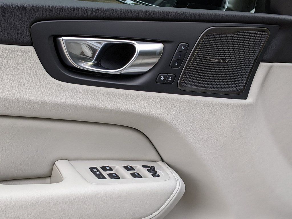 2026 Volvo XC60 Ultra - Photo 10