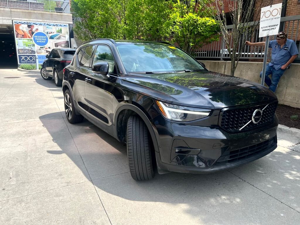 Used 2023 Volvo XC40 B5 Plus Dark Theme SUV