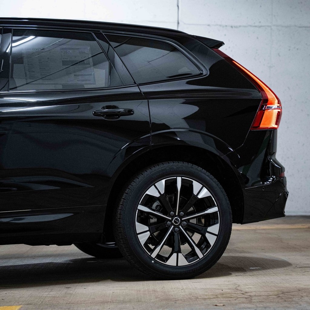 New 2026 Volvo XC60 B5 Plus SUV