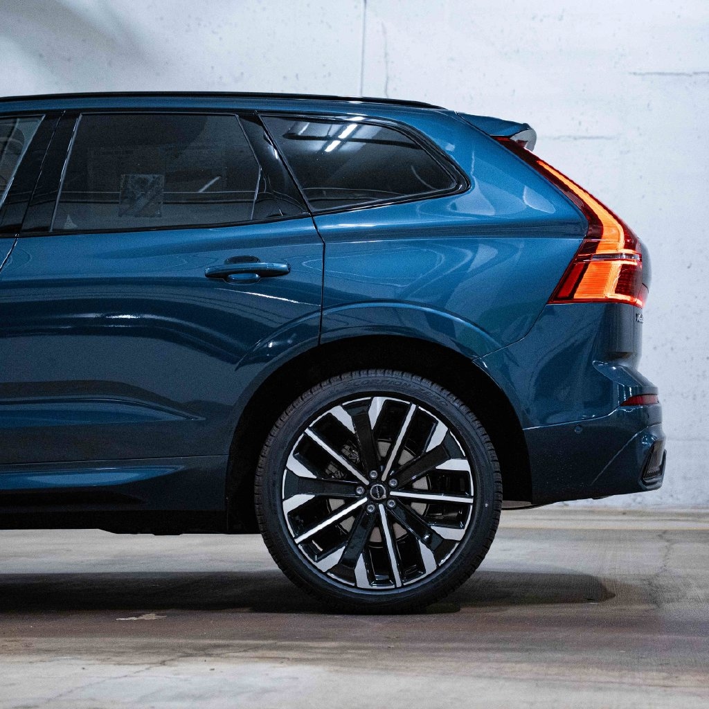 New 2027 Volvo XC60 B5 Ultra SUV
