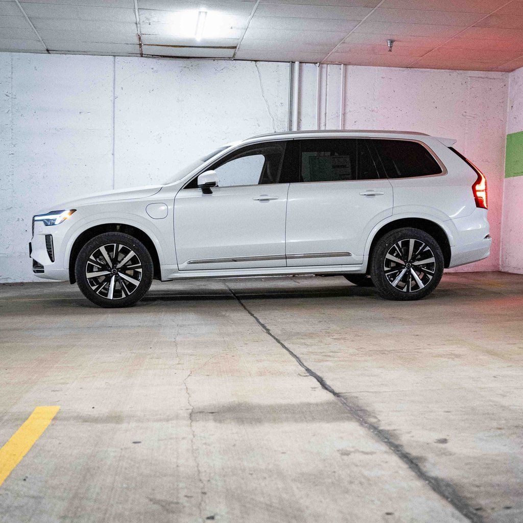 New 2025 Volvo XC90 plug-in hybrid T8 (2025.5) Core 7-Seater SUV