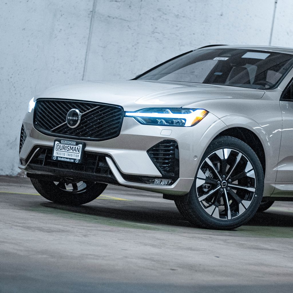 New 2026 Volvo XC60 B5 Plus SUV