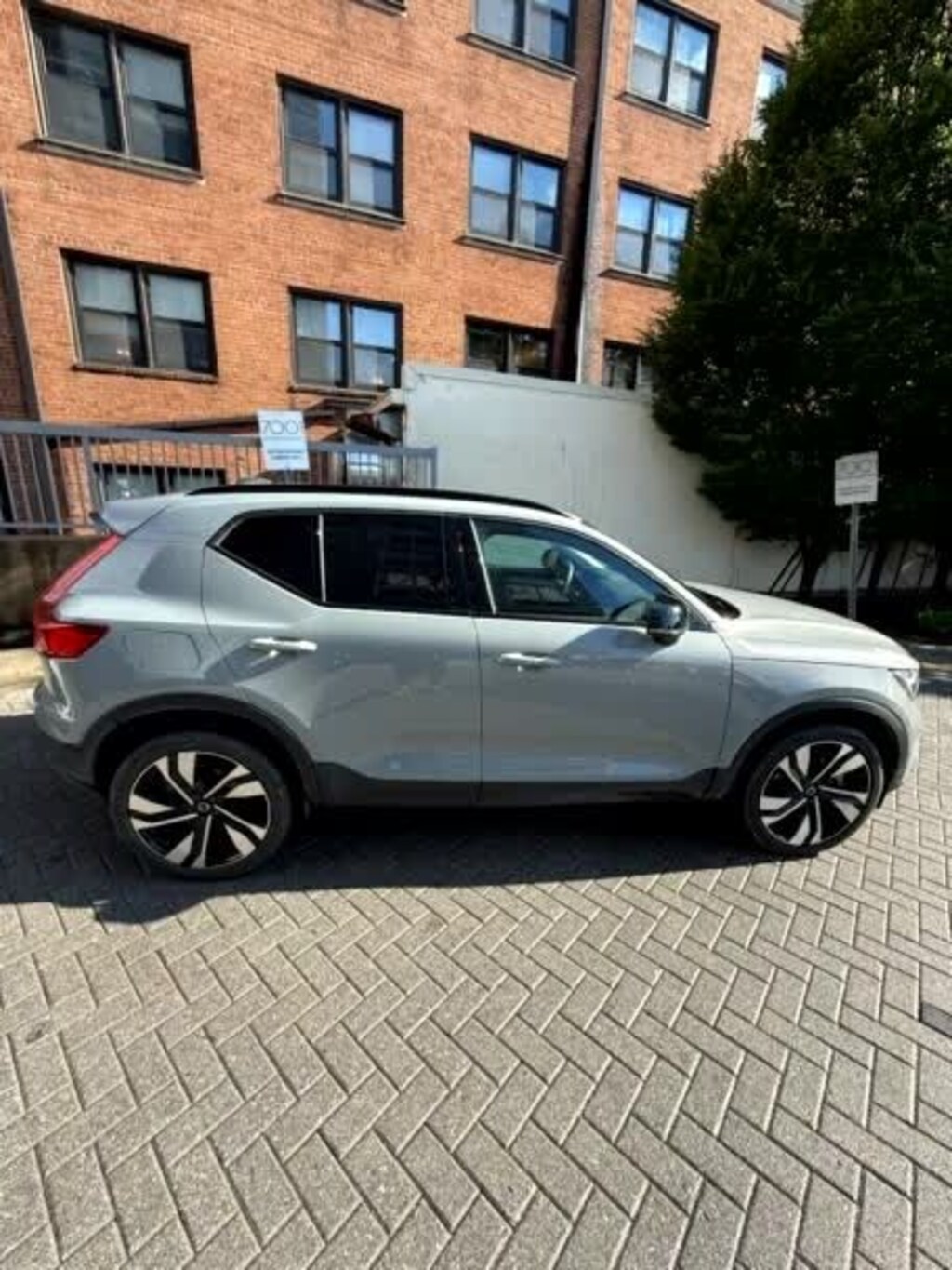 Used 2024 Volvo XC40 B5 Plus Dark Theme SUV