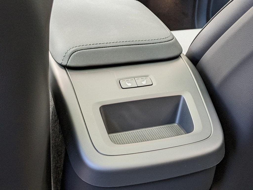2026 Volvo XC60 Plus - Photo 24