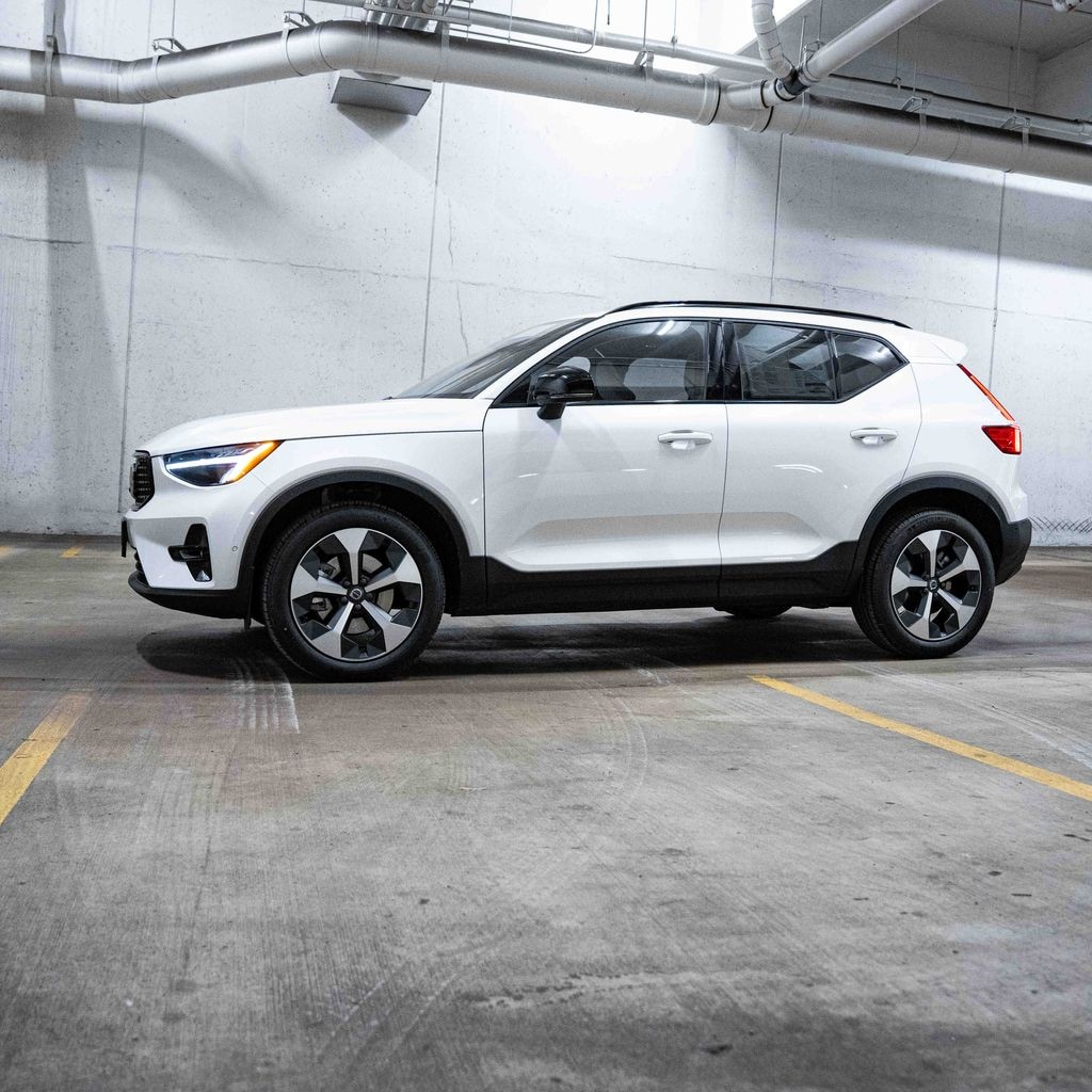 New 2026 Volvo XC40 B5 Plus SUV