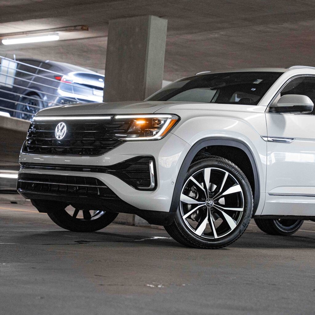 Used 2025 Volkswagen Atlas Cross Sport 2.0T SEL Premium R-Line SUV