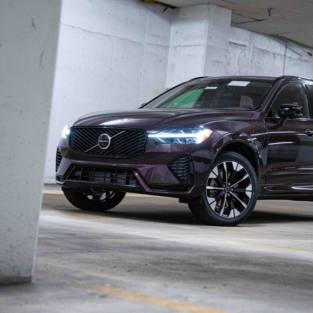 New 2026 Volvo XC60 plug-in hybrid T8 Plus SUV