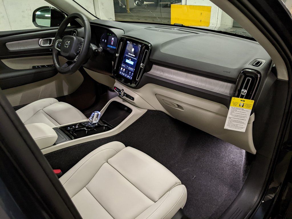 2026 Volvo XC40 Ultra - Photo 21