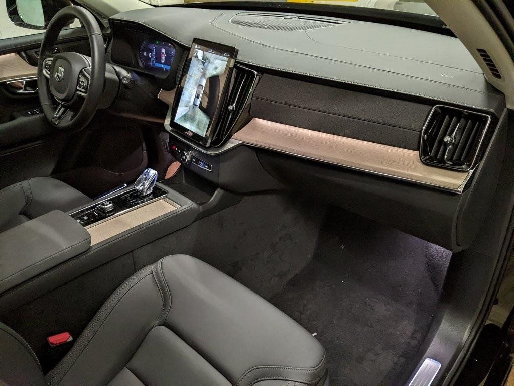 2026 Volvo XC90 Plus - Photo 21