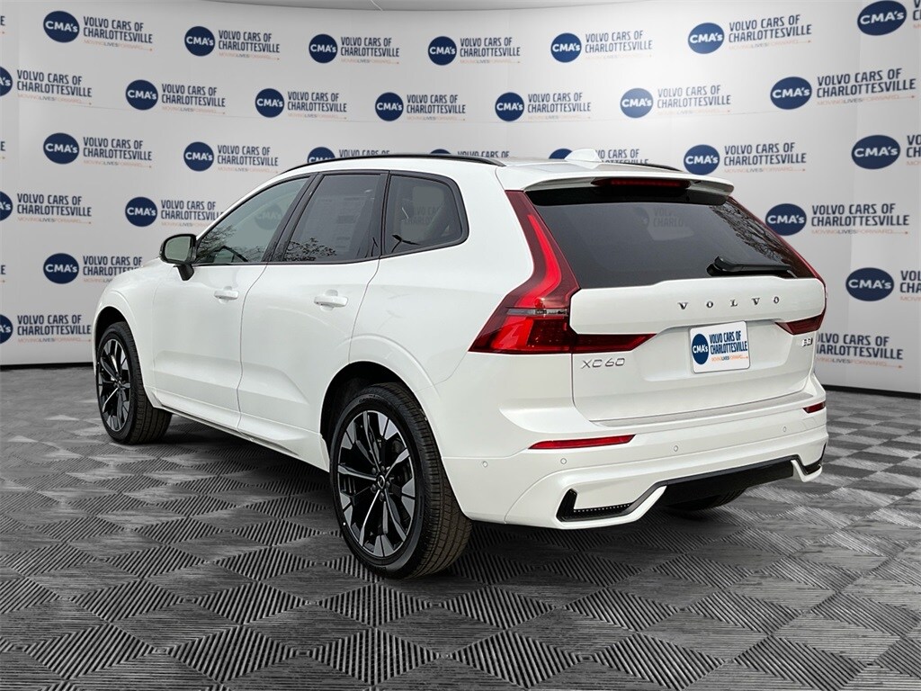 2026 Volvo XC60 B5 photo 3