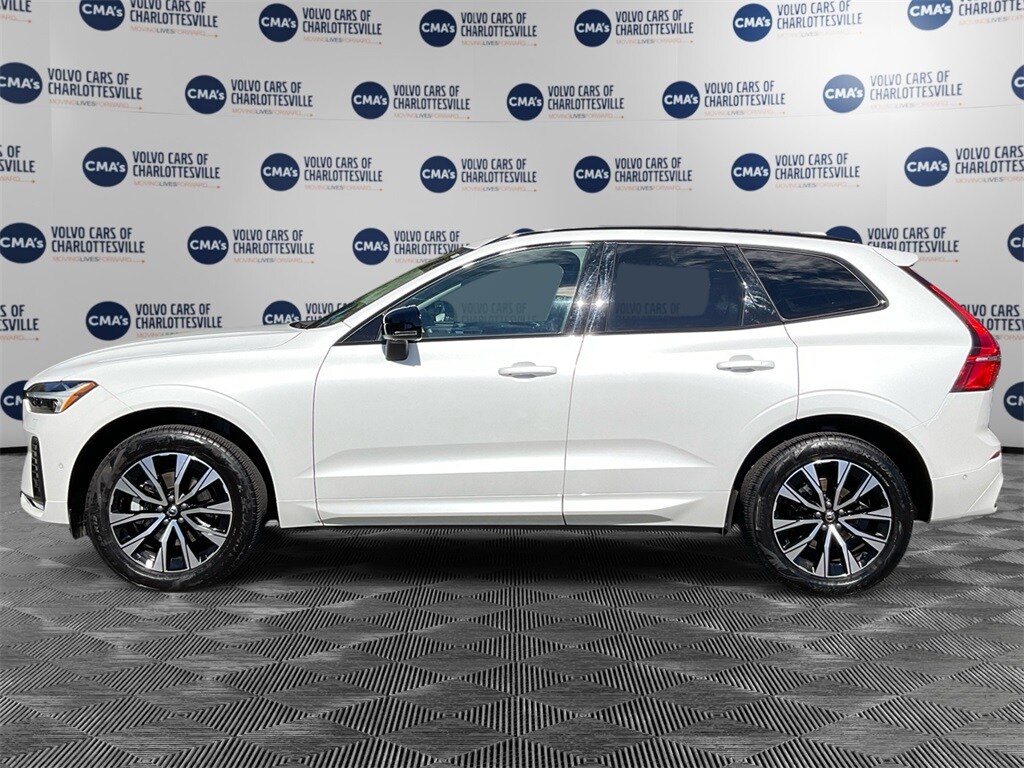2025 Volvo XC60 B5 Plus photo 2