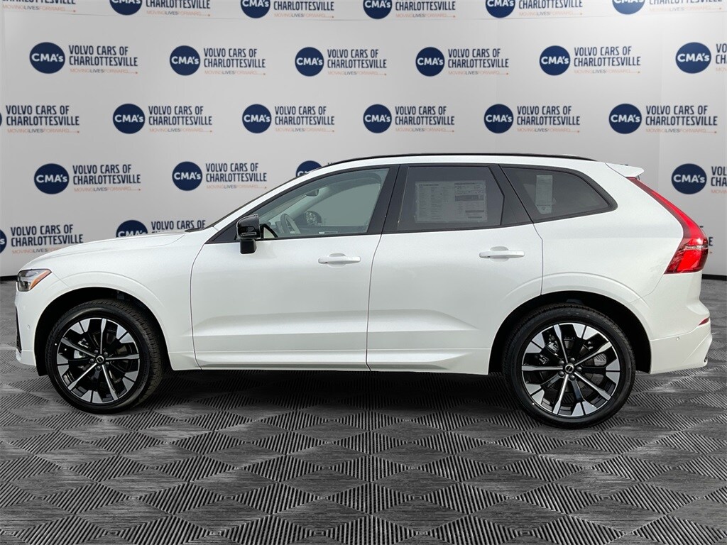 2026 Volvo XC60 B5 photo 2