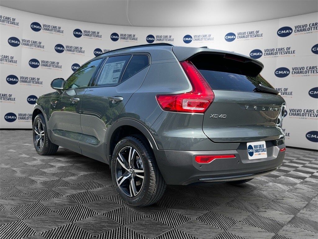 Used 2026 Volvo XC40 B5 Core SUV