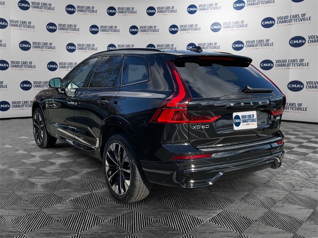 2026 Volvo XC60 B5 Plus photo 3