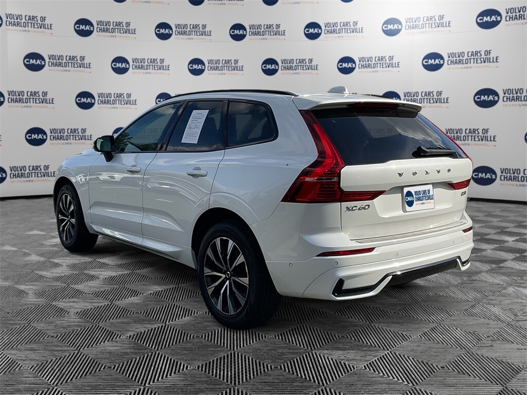 2023 Volvo XC60 B5 Plus photo 3