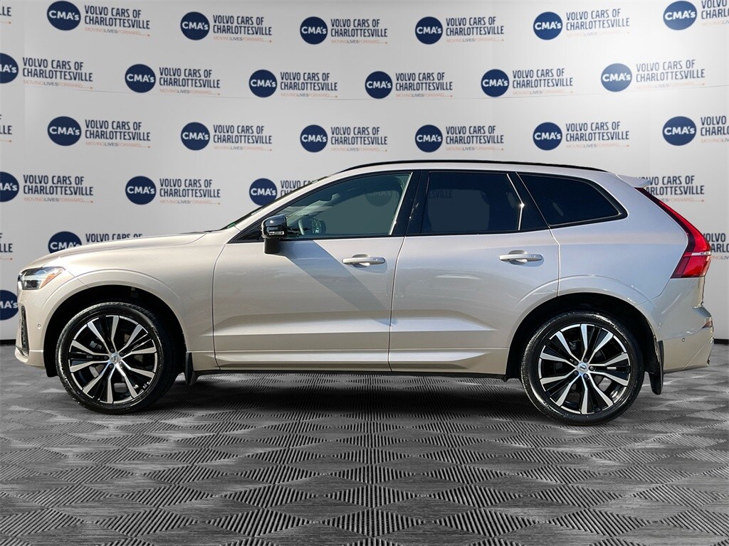 2024 Volvo XC60 B5 Plus photo 2