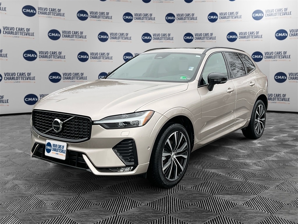 2023 Volvo XC60 Plus's photo