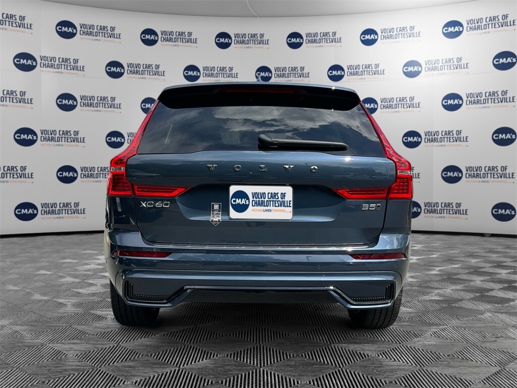 2025 Volvo XC60 B5 Plus photo 3