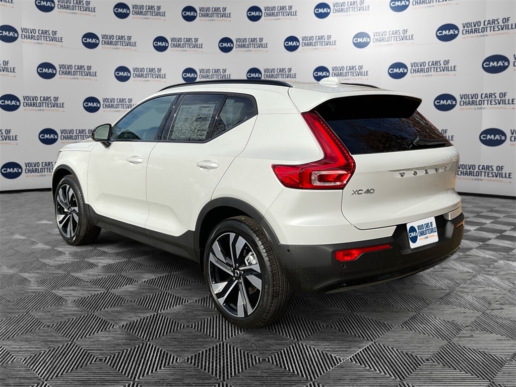 New 2026 Volvo XC40 B5 Ultra SUV