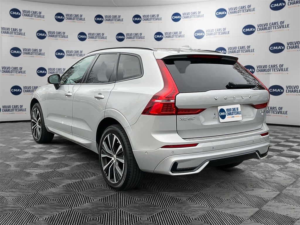 2023 Volvo XC60 B5 Plus photo 3