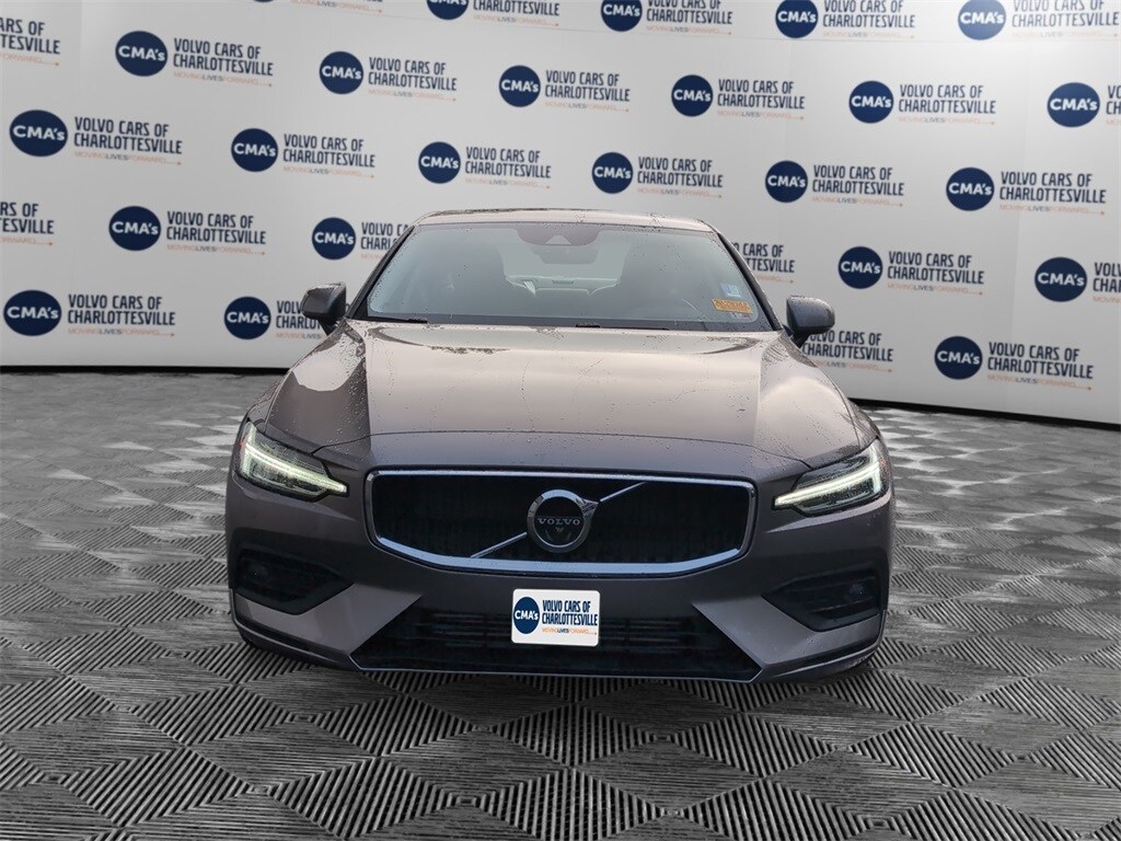 Used 2019 Volvo S60 T6 Momentum Sedan