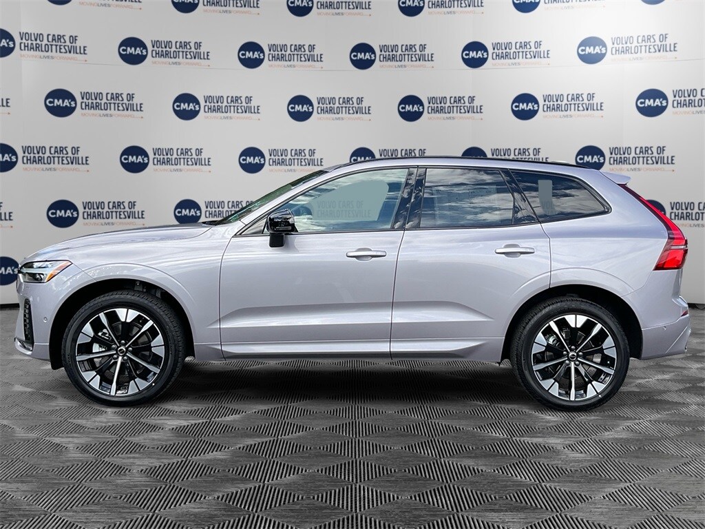 2026 Volvo XC60 B5 Plus photo 2