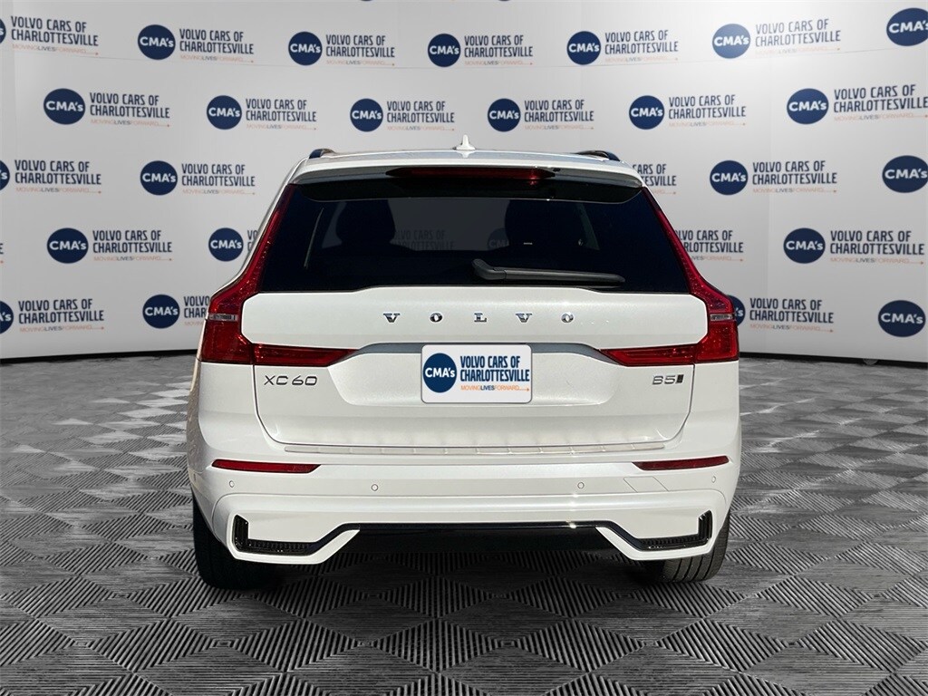 2024 Volvo XC60 B5 Plus photo 4