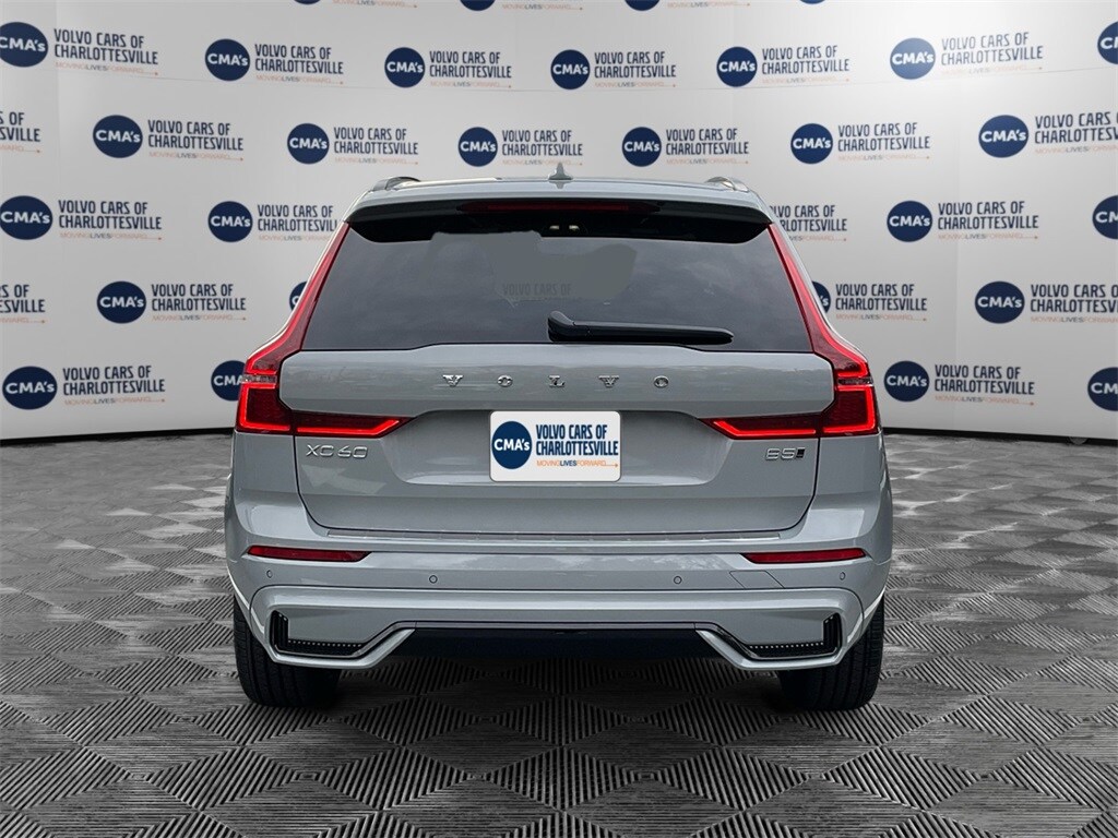2026 Volvo XC60 B5 Plus photo 4