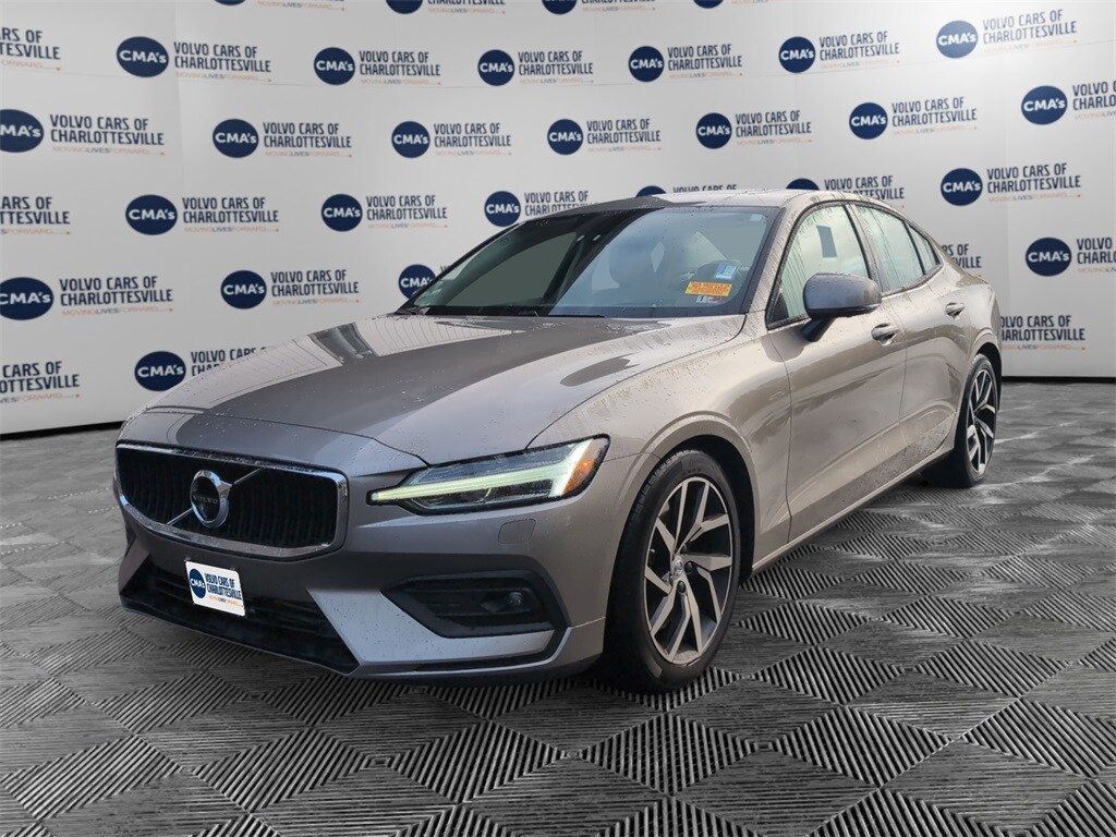 Used 2019 Volvo S60 T6 Momentum Sedan