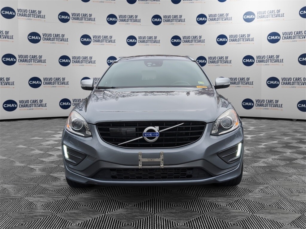 2016 Volvo XC60 T6 R-Design Platinum photo 4