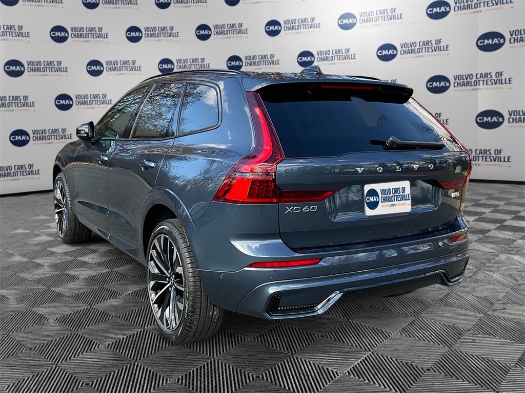 2026 Volvo XC60 B5 photo 3