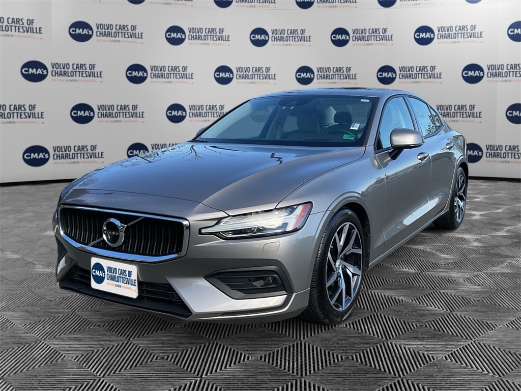 Used 2019 Volvo S60 T6 Momentum Sedan