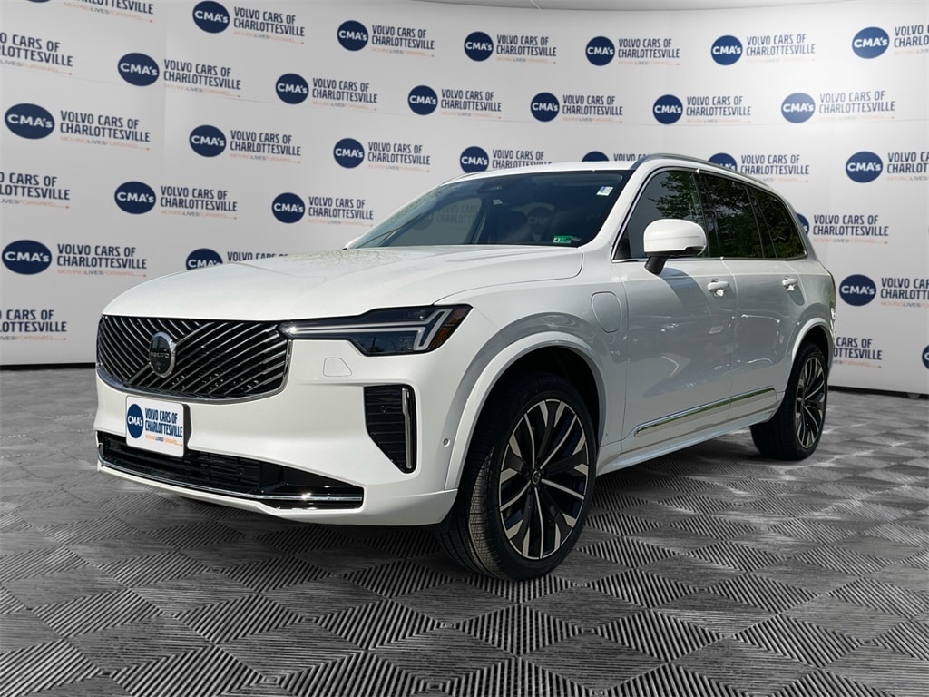 2025 Volvo XC90 Plus's photo
