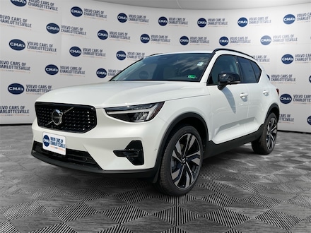 2026 Volvo XC40 B5 Plus SUV