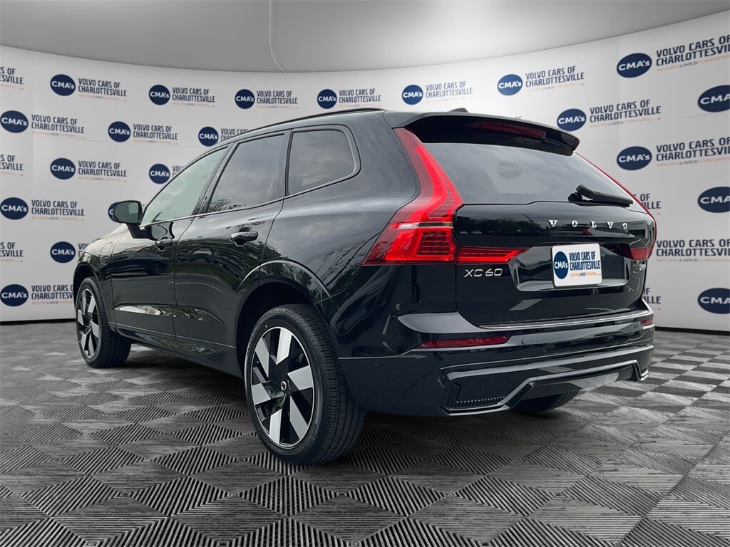 2025 Volvo XC60 Recharge Hybrid T8 Plus photo 2