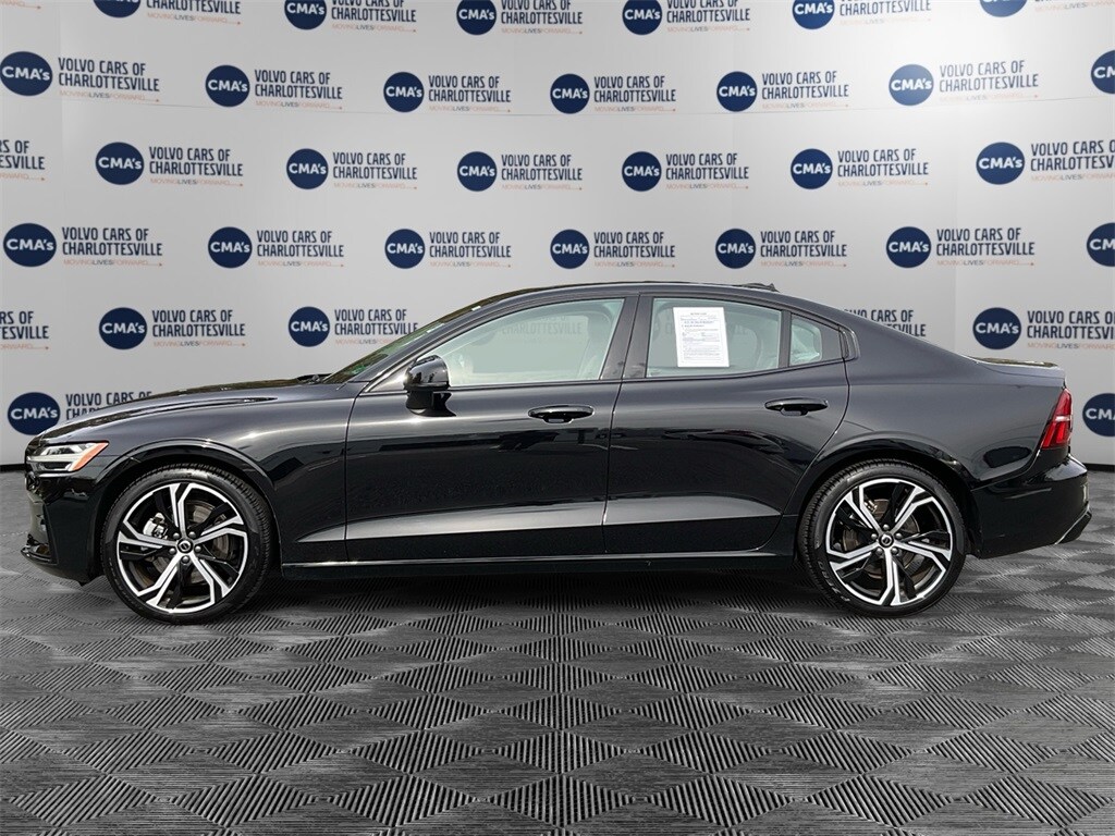 2024 Volvo S60 B5 Core photo 2