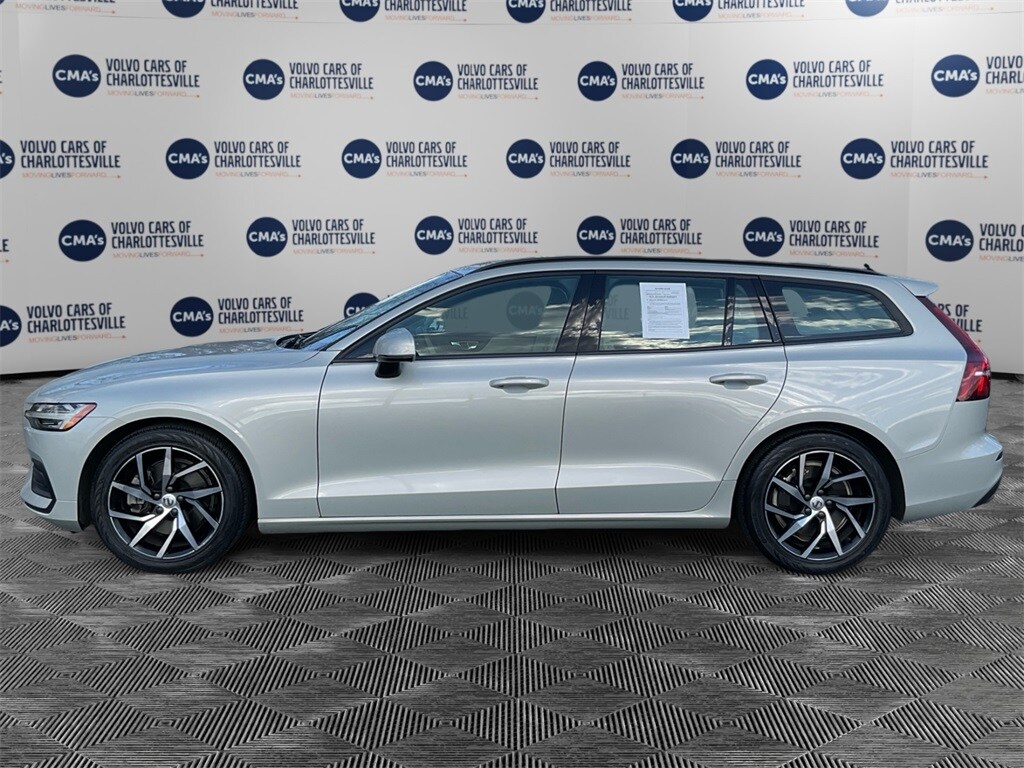 Used 2020 Volvo V60 T5 Momentum Wagon