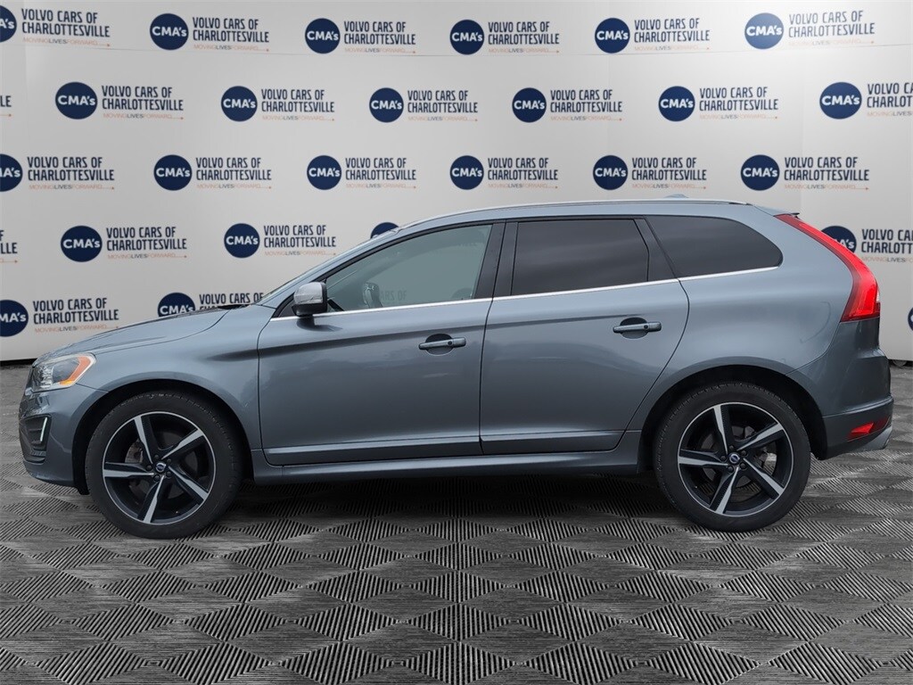 2016 Volvo XC60 T6 R-Design Platinum photo 2