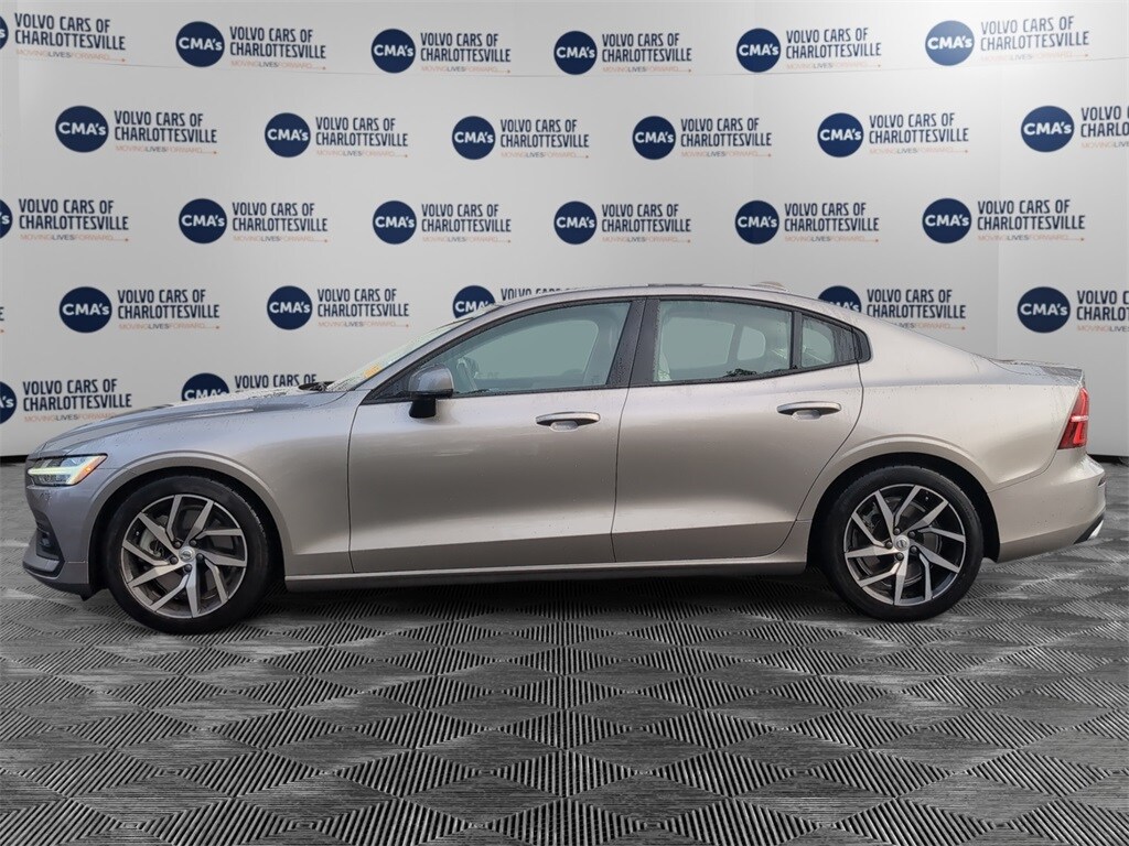 Used 2019 Volvo S60 T6 Momentum Sedan