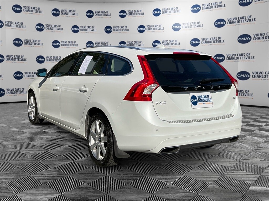 2017 Volvo V60 T5 Platinum photo 3