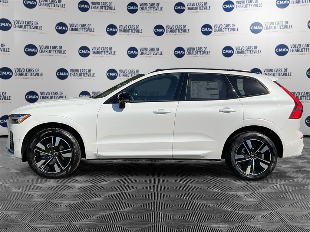 2026 Volvo XC60 B5 Plus photo 2