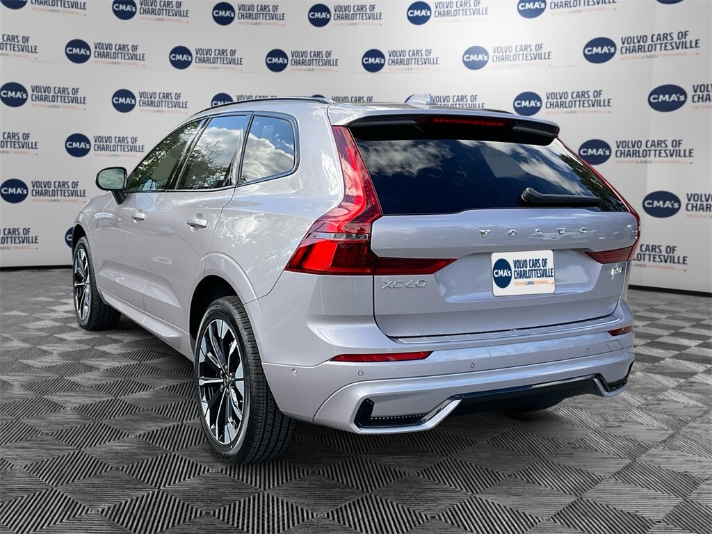 2026 Volvo XC60 B5 Plus photo 3