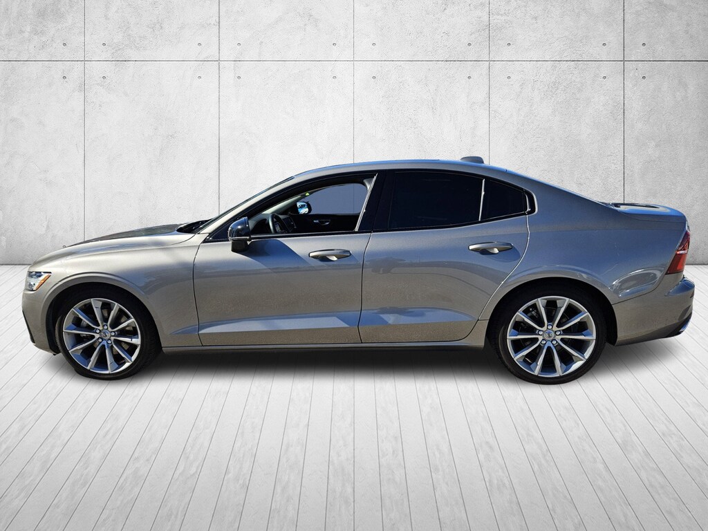 Used 2021 Volvo S60 Momentum T5 FWD Momentum