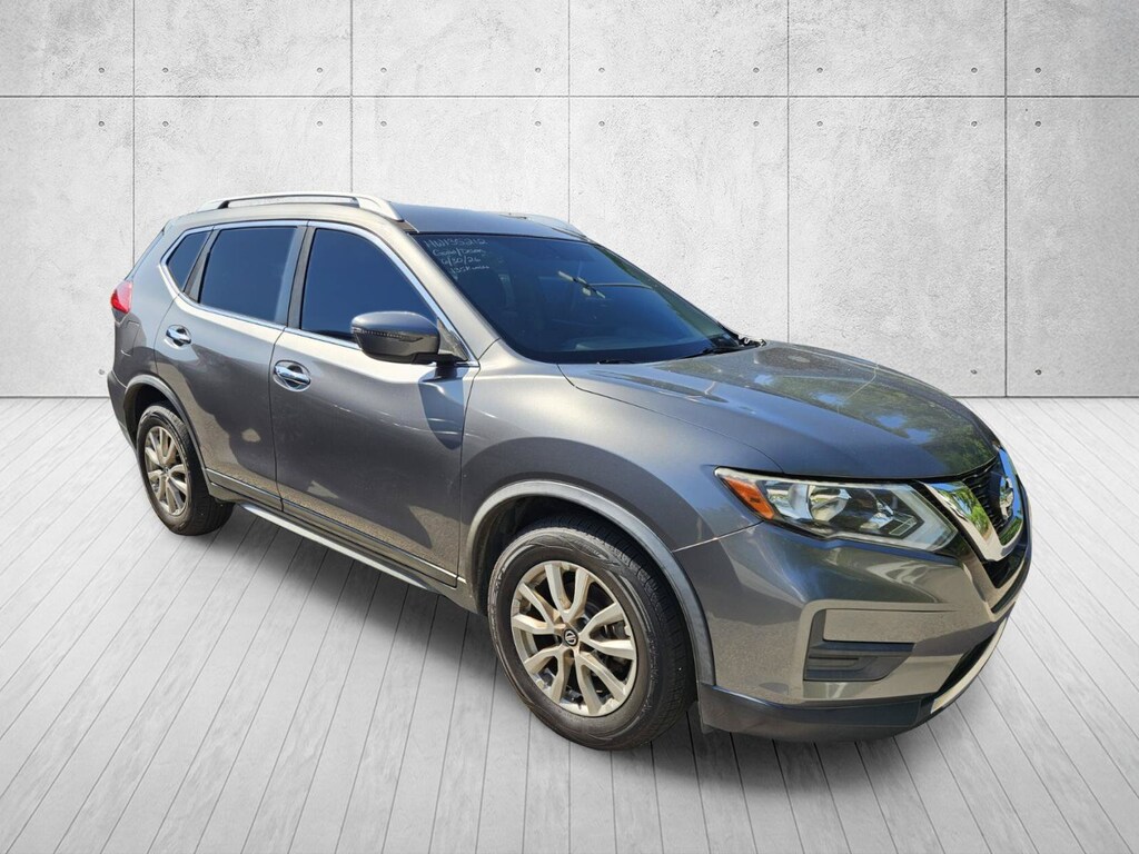 Used 2017 Nissan Rogue SV FWD SV